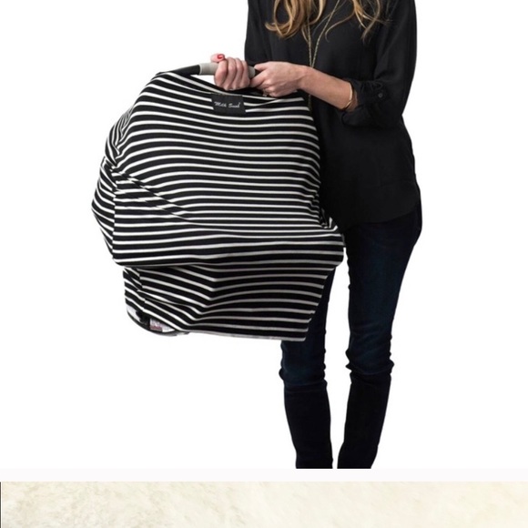 ✨Postpartum Essential ✨ nursing cover 💙 - Picture 3 of 4